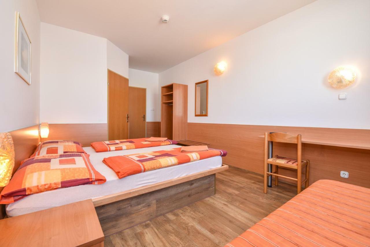 Topark Hotel Törökbálint Екстериор снимка